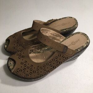 COPY - J-41 Adventure On Wedge Sandals Size 10M RELIST